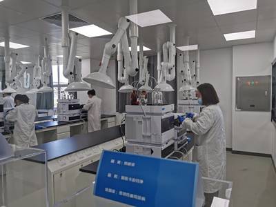 聚焦棗莊市&ldquo;工業(yè)強(qiáng)市、產(chǎn)業(yè)興市&rdquo;項(xiàng)目建設(shè)現(xiàn)場推進(jìn)會|嶧城區(qū)博瑞呼吸用原料藥投產(chǎn)后全面替代歐美同類產(chǎn)品